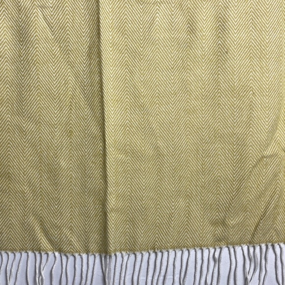 Bourina Super Soft Acrylic Throw Blanket with Tassels Cozy Lightweight 60 X 25.5 - Picture 1 of 10